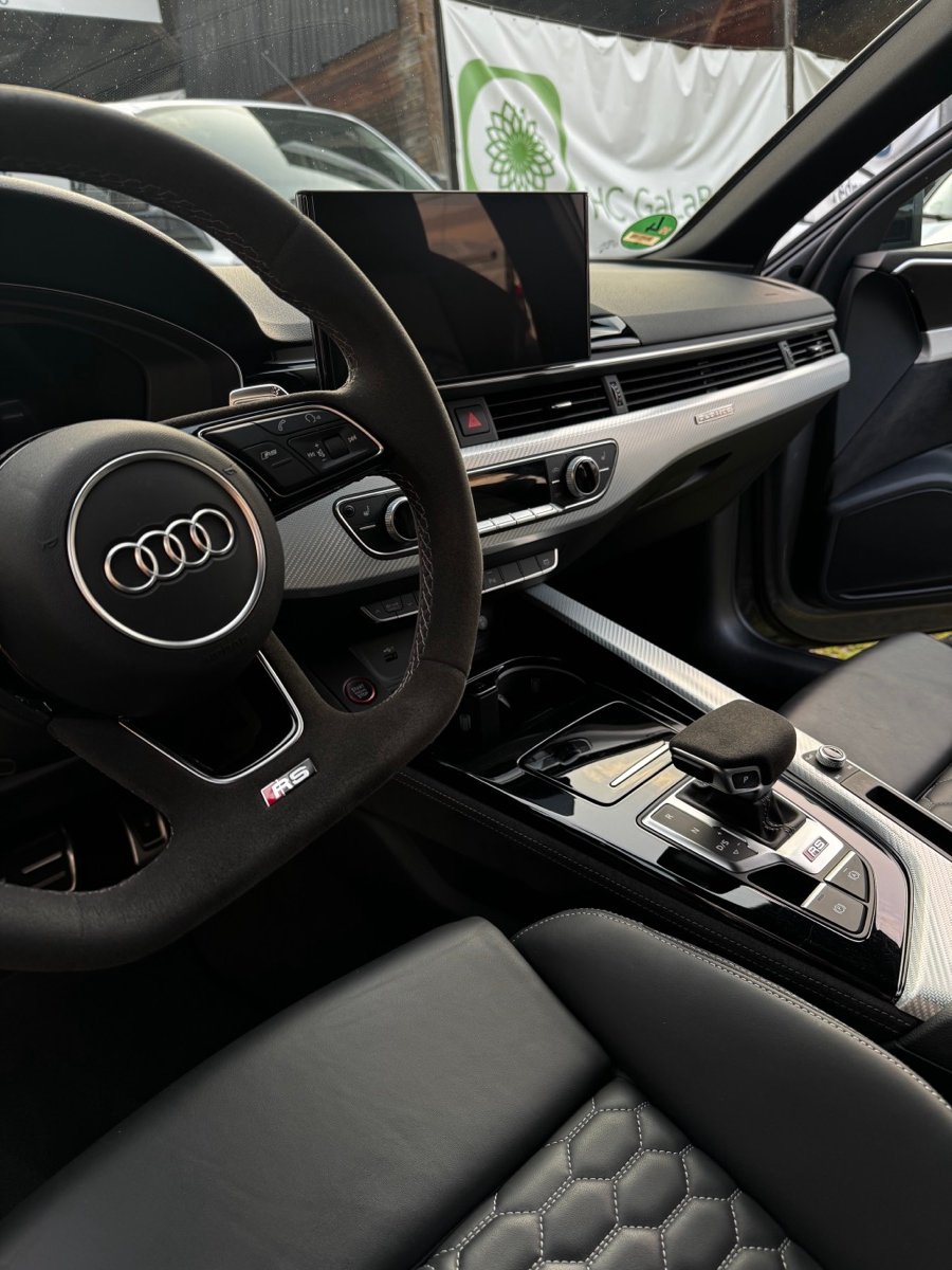 Professionell gereinigter Audi Innenraum – Ergebnis der Glanzform Autoreinigung